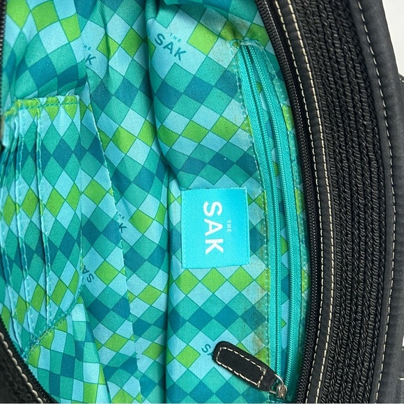 The Sak Shoulder Double Strap Purse Black Knit Zipper Lined Interior QUALITY - Picture 8 of 9